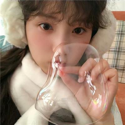 关于莉莉周的一切